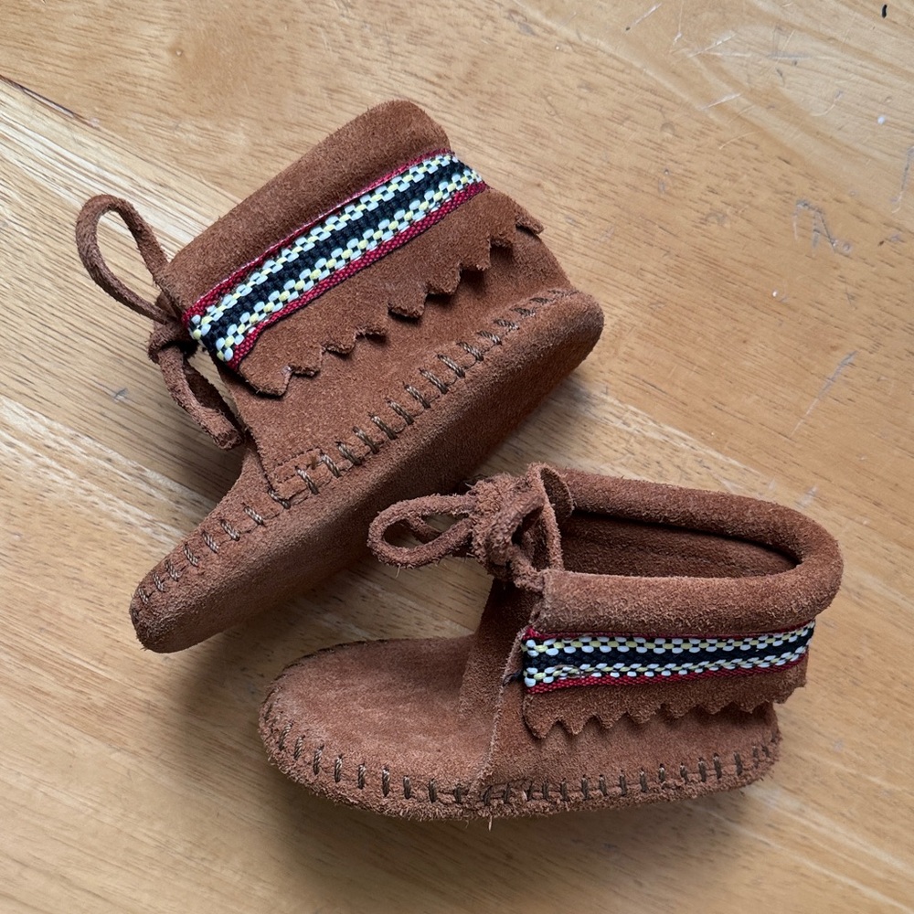 Minnetonka Baby Bootie Braid Moccasins Size 4